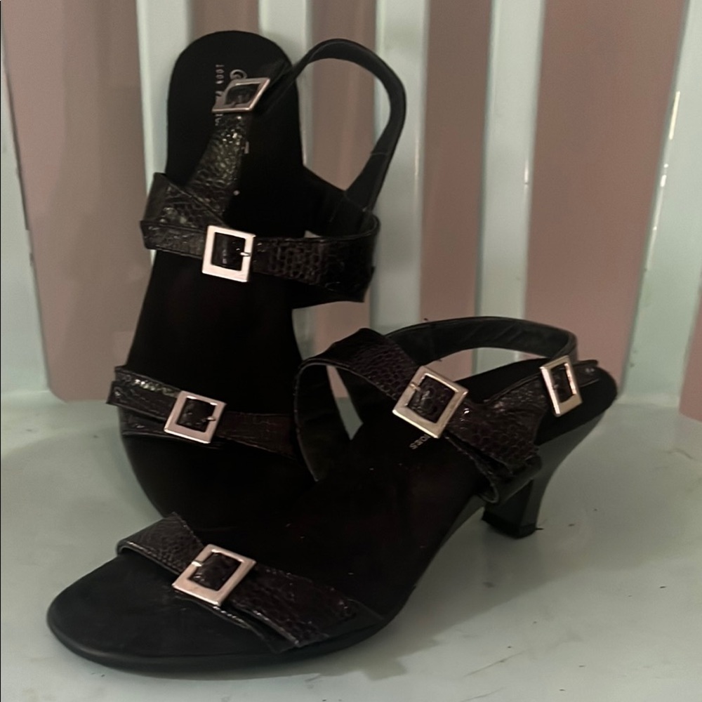 Helle Comfort Black Strappy snake skin designSandals with Buckle Details size 38